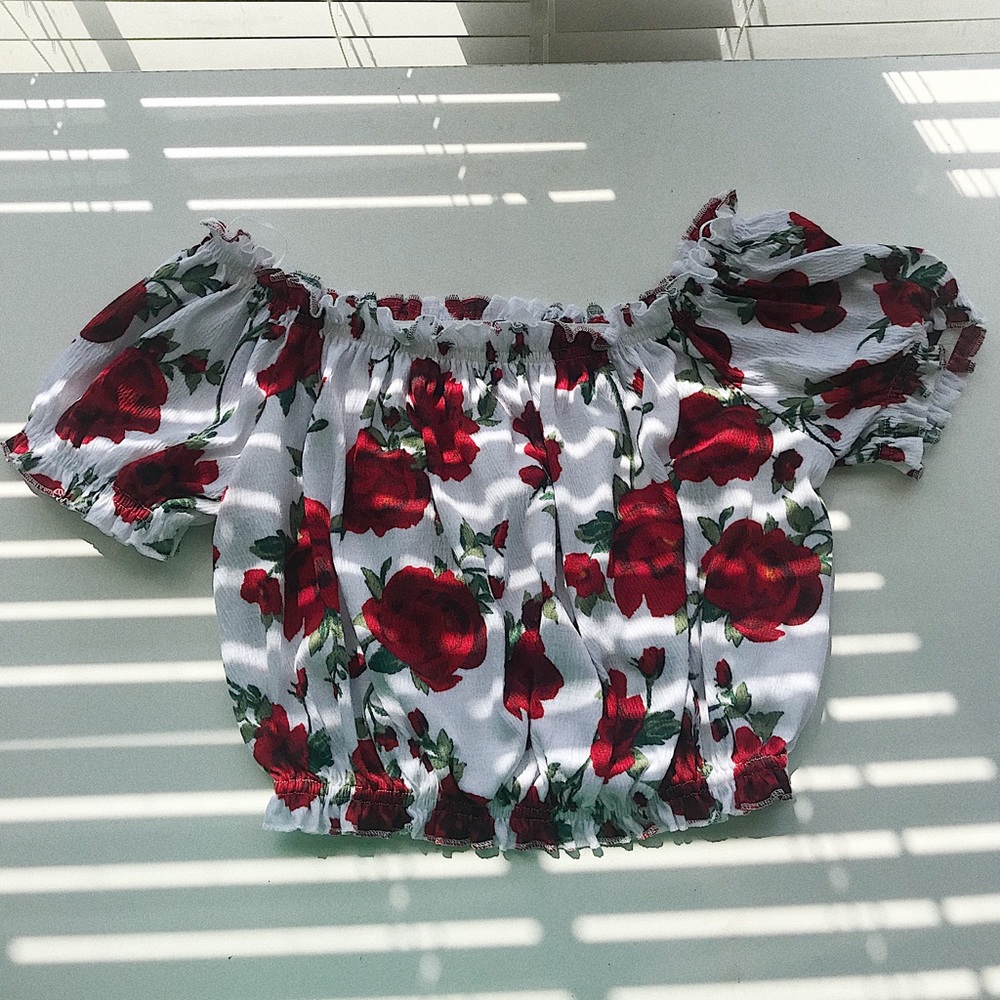 Roses festival top